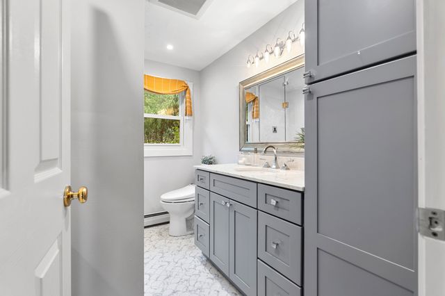 33 Arnold Terrace 33, Marblehead, MA 01945
