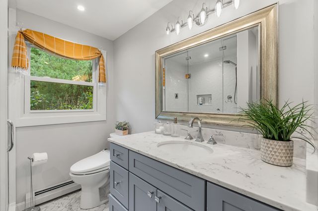 33 Arnold Terrace 33, Marblehead, MA 01945