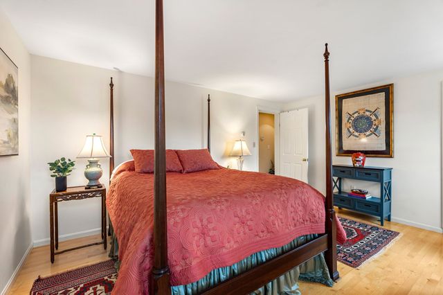 33 Arnold Terrace 33, Marblehead, MA 01945