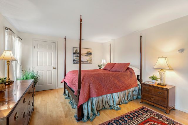 33 Arnold Terrace 33, Marblehead, MA 01945