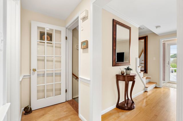 33 Arnold Terrace 33, Marblehead, MA 01945