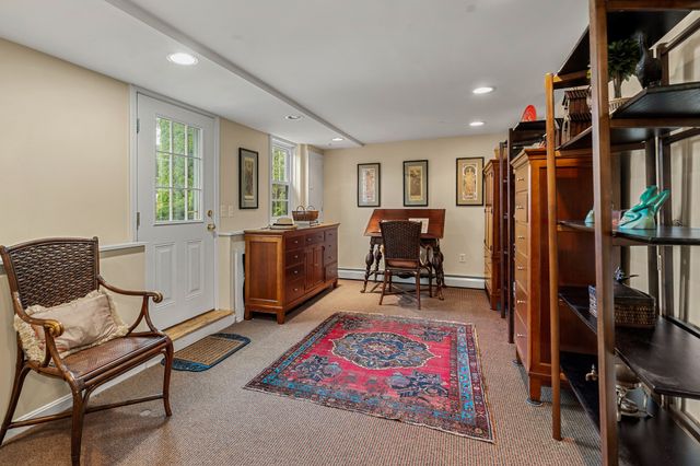 33 Arnold Terrace 33, Marblehead, MA 01945