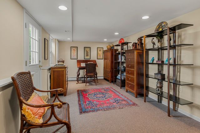 33 Arnold Terrace 33, Marblehead, MA 01945