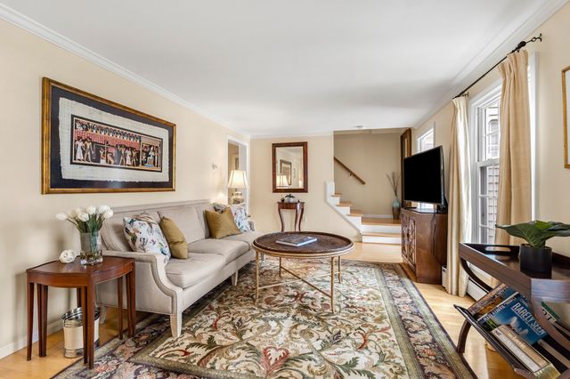 33 Arnold Terrace 33, Marblehead, MA 01945