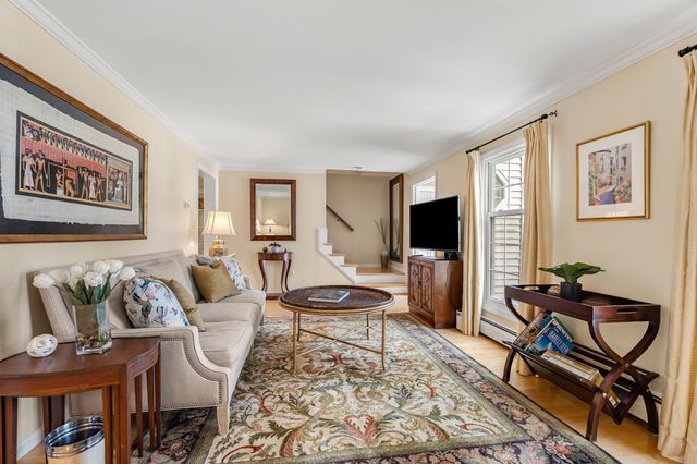 33 Arnold Terrace 33, Marblehead, MA 01945