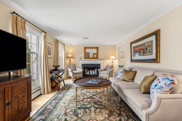 33 Arnold Terrace 33, Marblehead, MA 01945