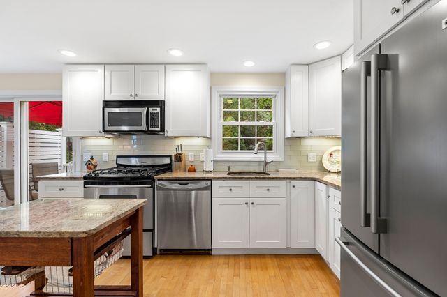 33 Arnold Terrace 33, Marblehead, MA 01945