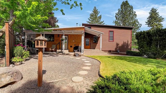 3116 E Center Rd, Mead, WA 99021