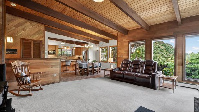 3116 E Center Rd, Mead, WA 99021