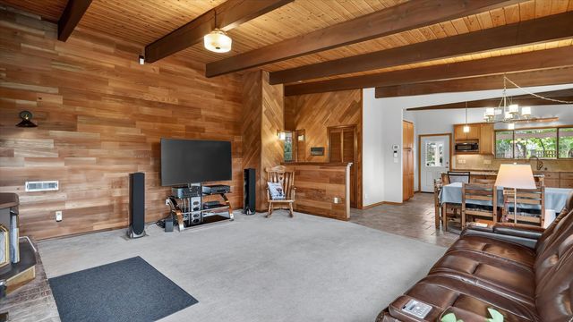 3116 E Center Rd, Mead, WA 99021