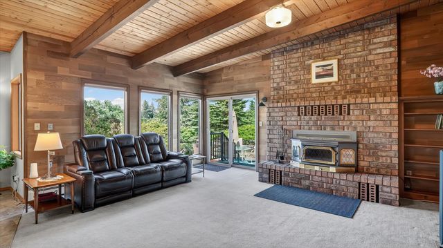 3116 E Center Rd, Mead, WA 99021