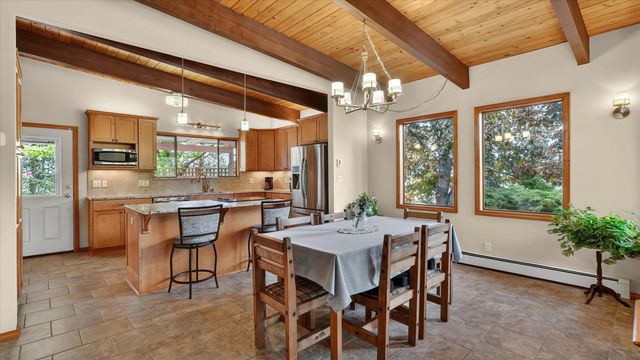 3116 E Center Rd, Mead, WA 99021