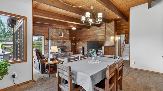 3116 E Center Rd, Mead, WA 99021