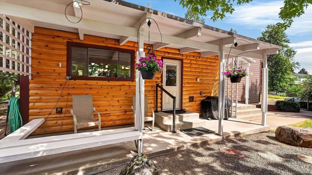 3116 E Center Rd, Mead, WA 99021