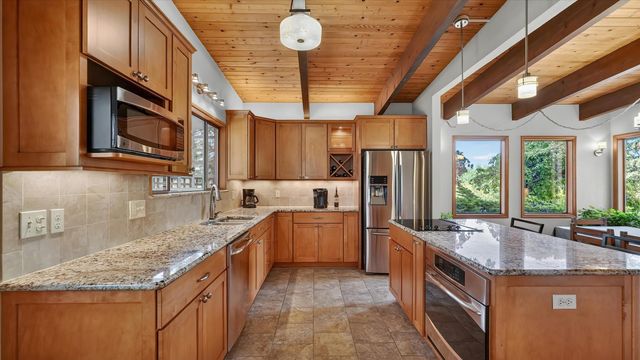 3116 E Center Rd, Mead, WA 99021