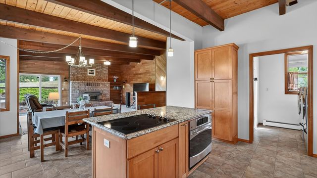 3116 E Center Rd, Mead, WA 99021