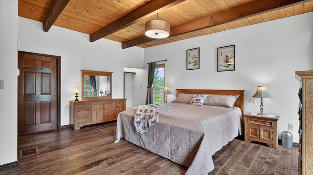 3116 E Center Rd, Mead, WA 99021