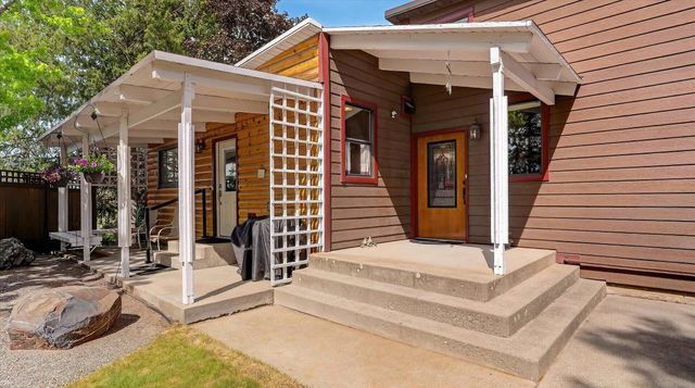 3116 E Center Rd, Mead, WA 99021