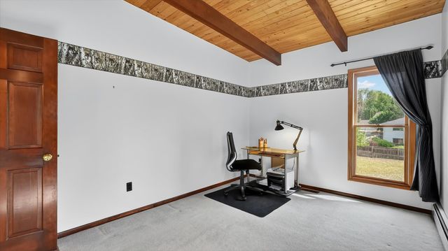3116 E Center Rd, Mead, WA 99021