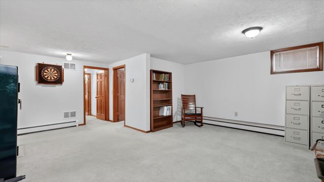 3116 E Center Rd, Mead, WA 99021