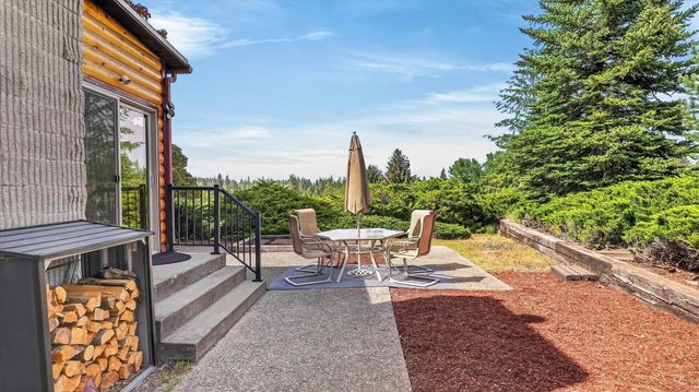 3116 E Center Rd, Mead, WA 99021