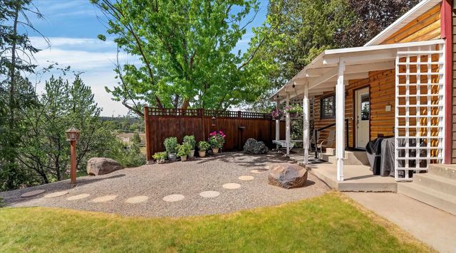 3116 E Center Rd, Mead, WA 99021