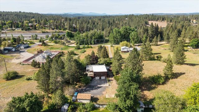 3116 E Center Rd, Mead, WA 99021
