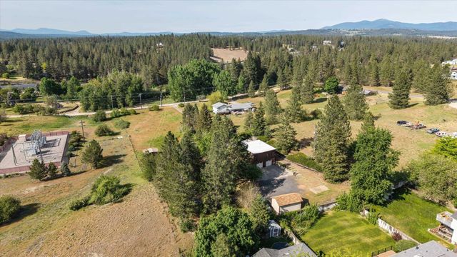 3116 E Center Rd, Mead, WA 99021