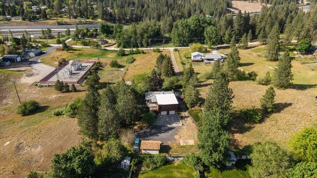 3116 E Center Rd, Mead, WA 99021