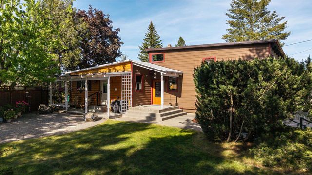3116 E Center Rd, Mead, WA 99021