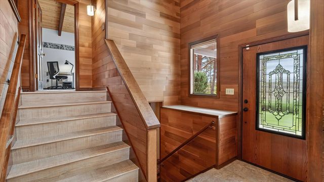3116 E Center Rd, Mead, WA 99021