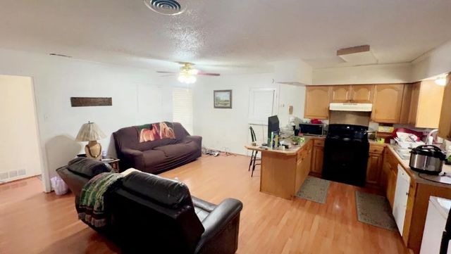 280 Old Mill Lane, Dallas, TX 75217