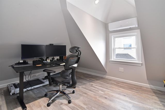 16 Badeau Place, New Rochelle, NY 10801