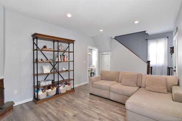 16 Badeau Place, New Rochelle, NY 10801