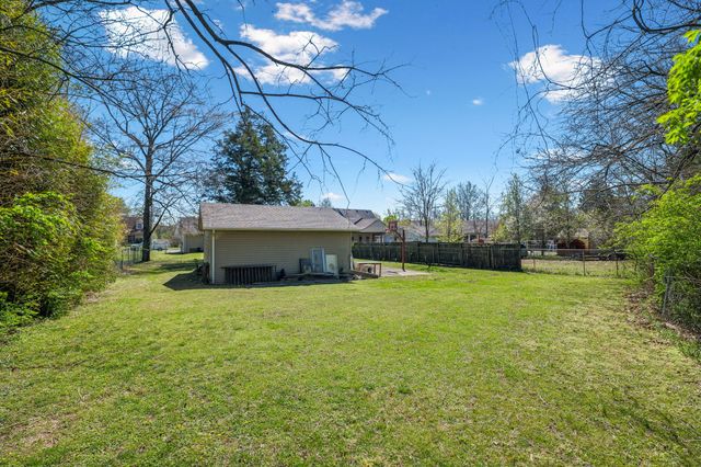4825 Peppertree Dr, Antioch, TN 37013