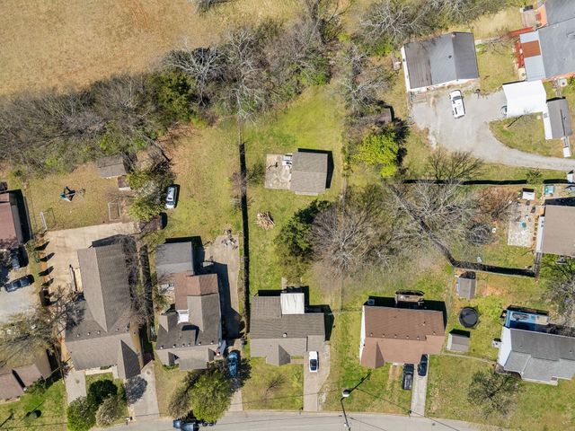 4825 Peppertree Dr, Antioch, TN 37013