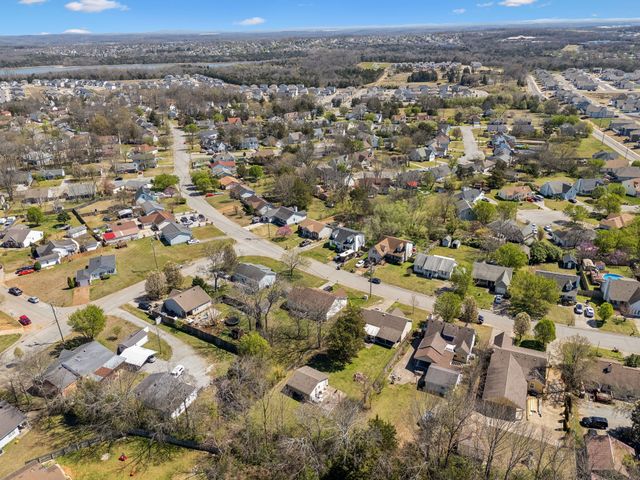4825 Peppertree Dr, Antioch, TN 37013