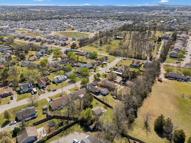 4825 Peppertree Dr, Antioch, TN 37013