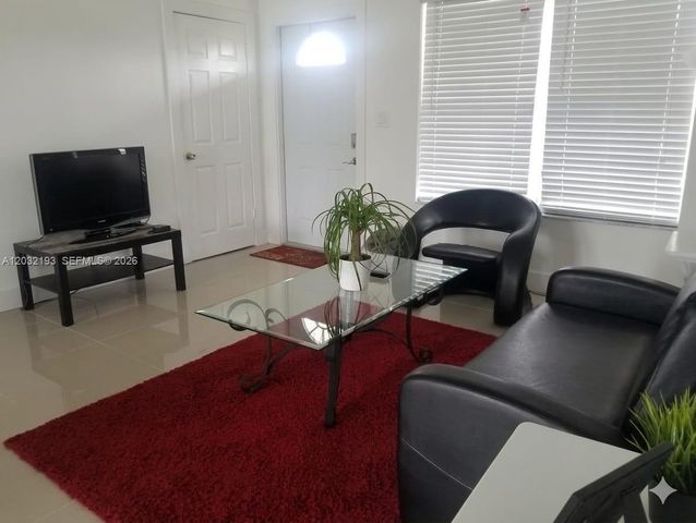 1321 NW 199th St, Miami Gardens, FL 33169