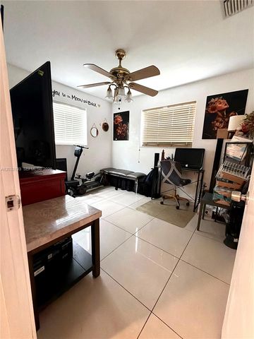 1321 NW 199th St, Miami Gardens, FL 33169