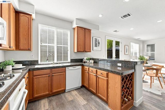 3910 Hidden Grove Ln, Concord, CA 94519