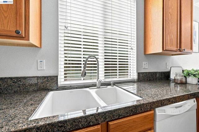 3910 Hidden Grove Ln, Concord, CA 94519