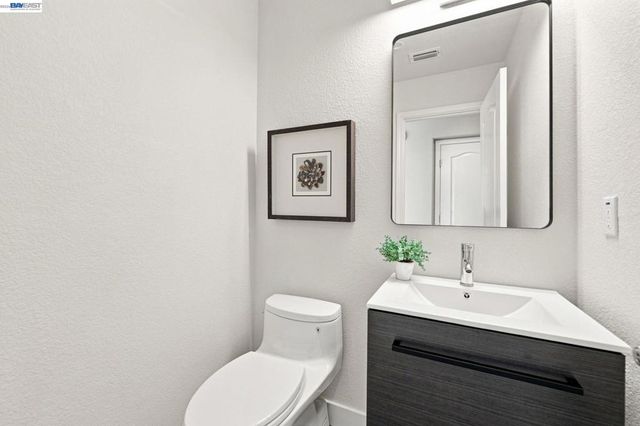 3910 Hidden Grove Ln, Concord, CA 94519