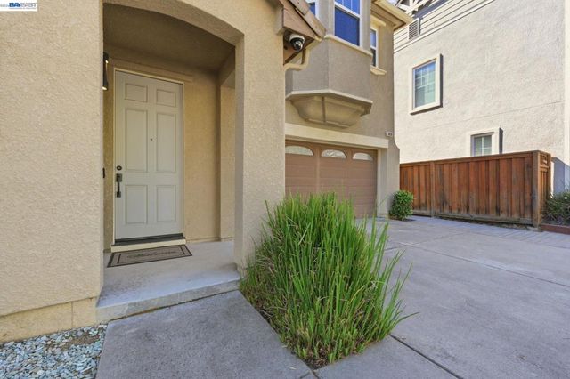 3910 Hidden Grove Ln, Concord, CA 94519