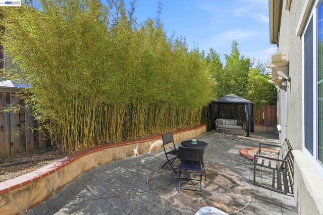 3910 Hidden Grove Ln, Concord, CA 94519