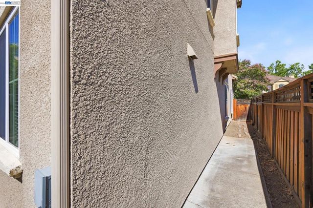 3910 Hidden Grove Ln, Concord, CA 94519