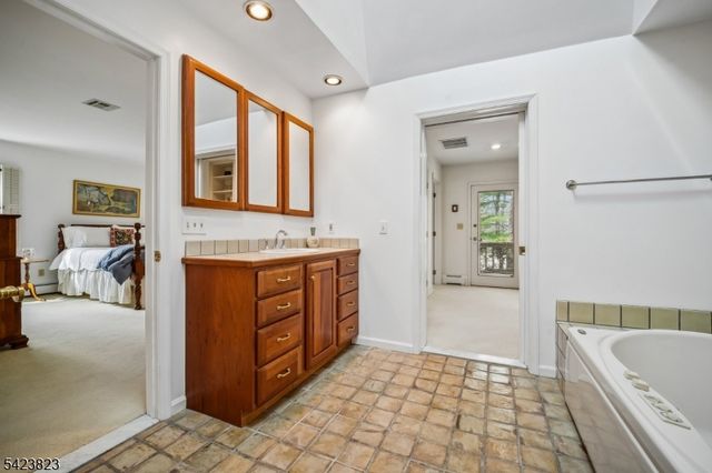 56 E Rayburn Rd, Long Hill Twp., NJ 07946