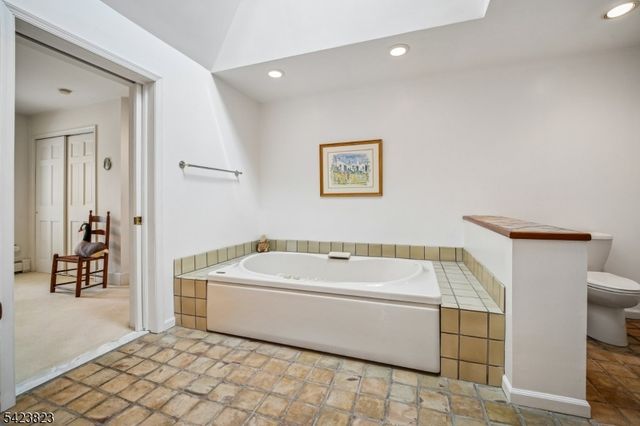 56 E Rayburn Rd, Long Hill Twp., NJ 07946