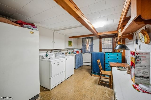 56 E Rayburn Rd, Long Hill Twp., NJ 07946