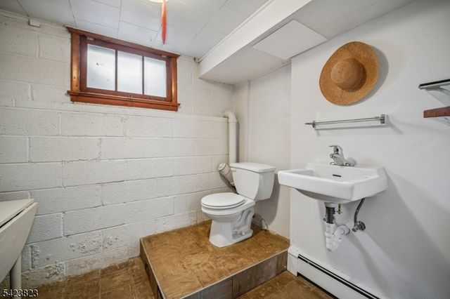 56 E Rayburn Rd, Long Hill Twp., NJ 07946